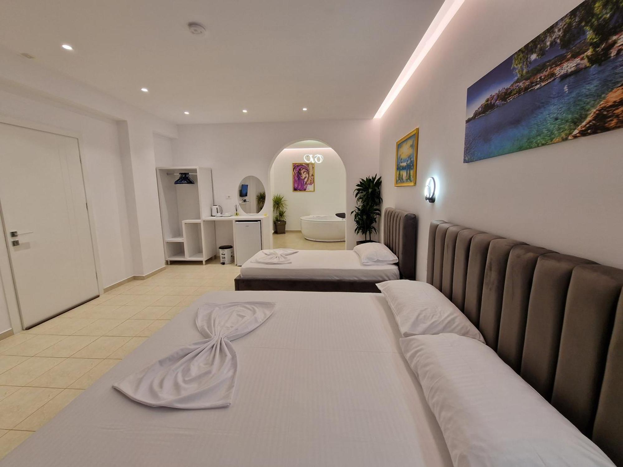 Fenix Hotel Ksamil Eksteriør billede
