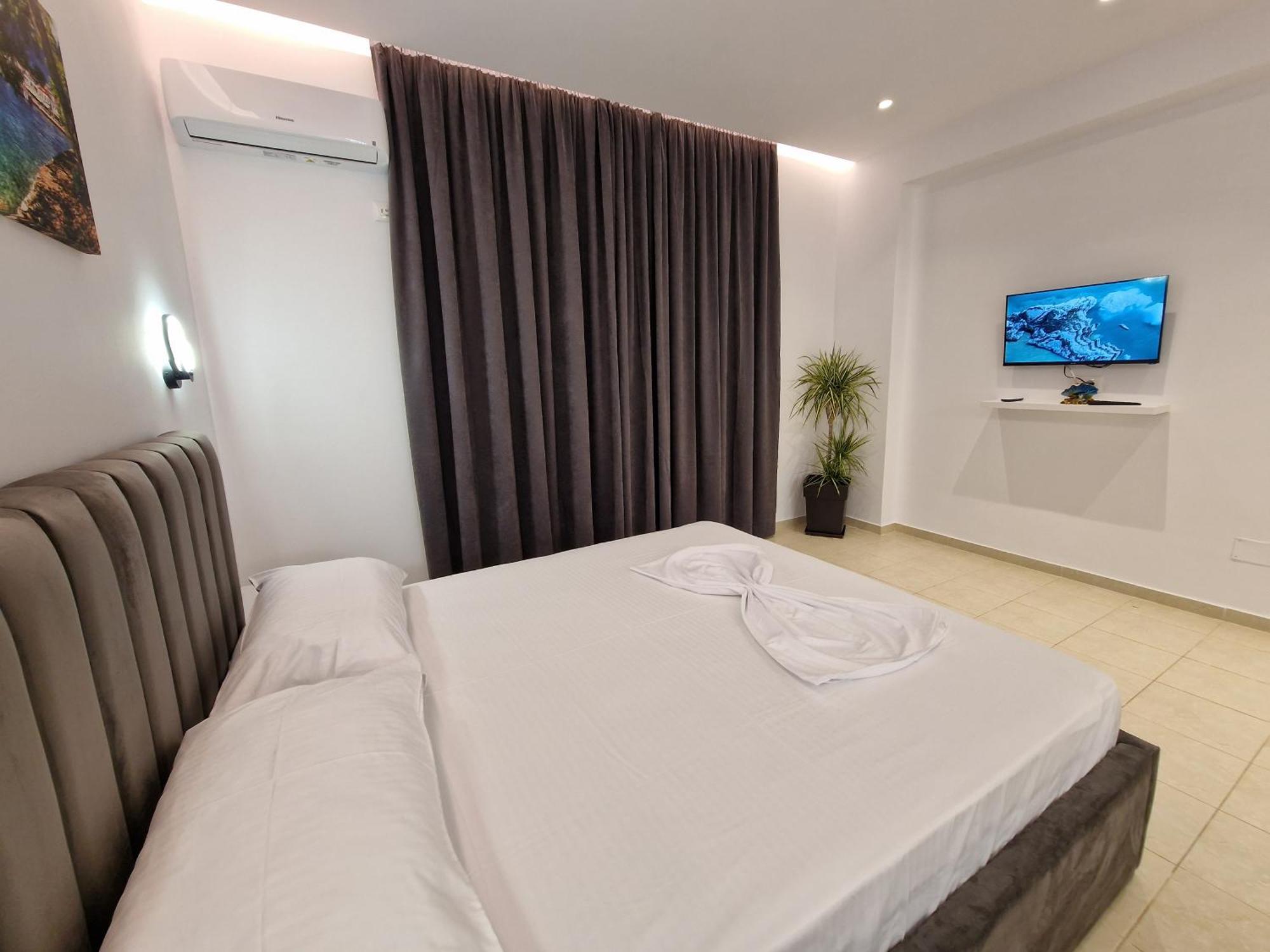 Fenix Hotel Ksamil Eksteriør billede