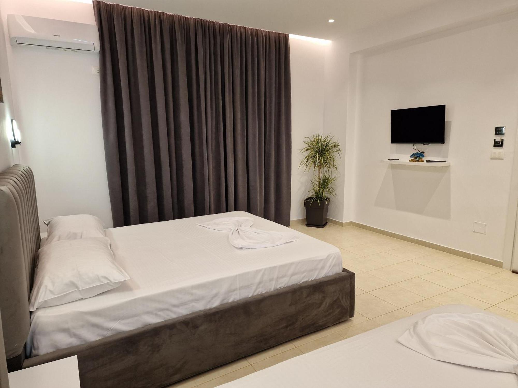 Fenix Hotel Ksamil Eksteriør billede
