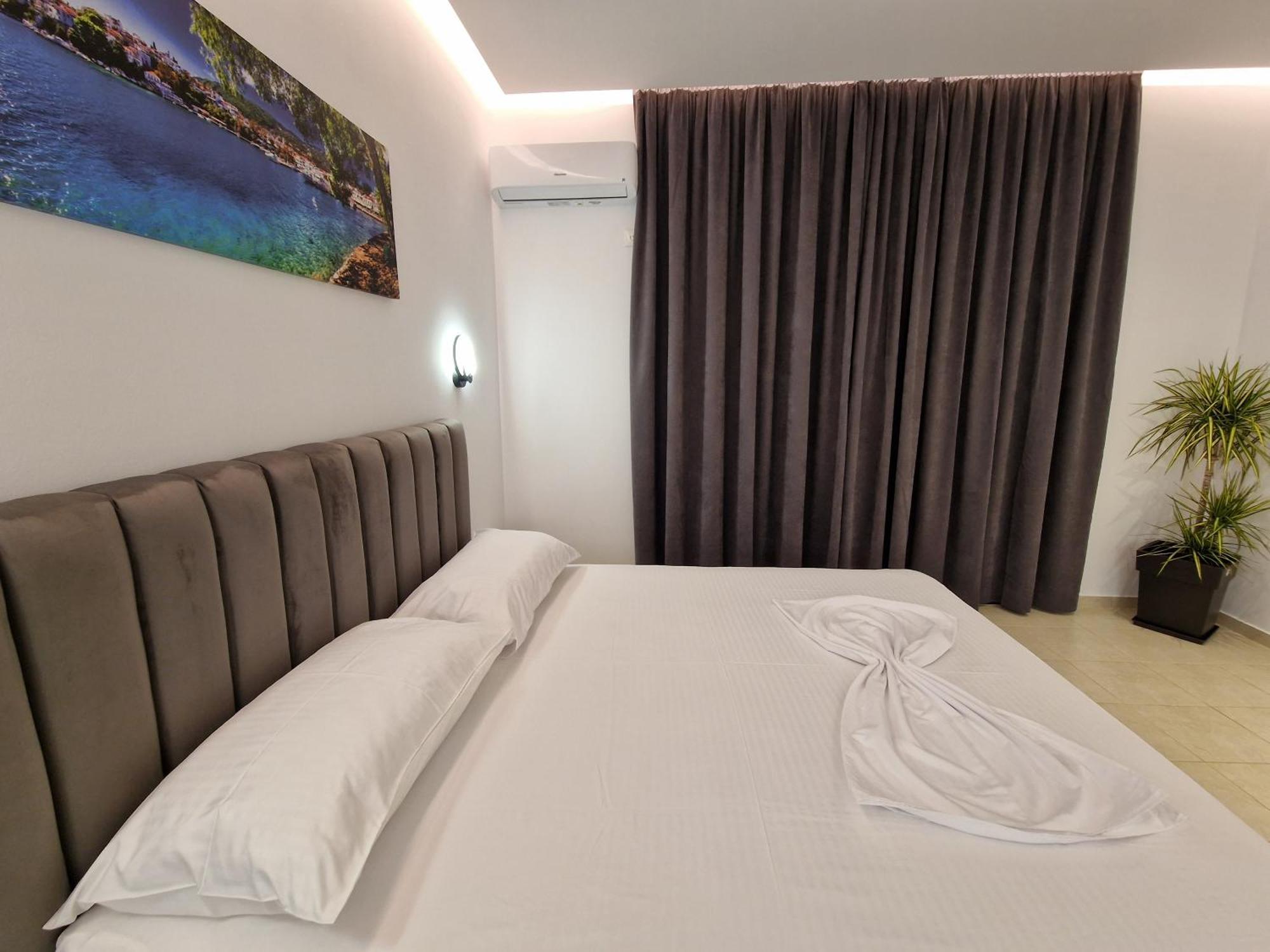 Fenix Hotel Ksamil Eksteriør billede