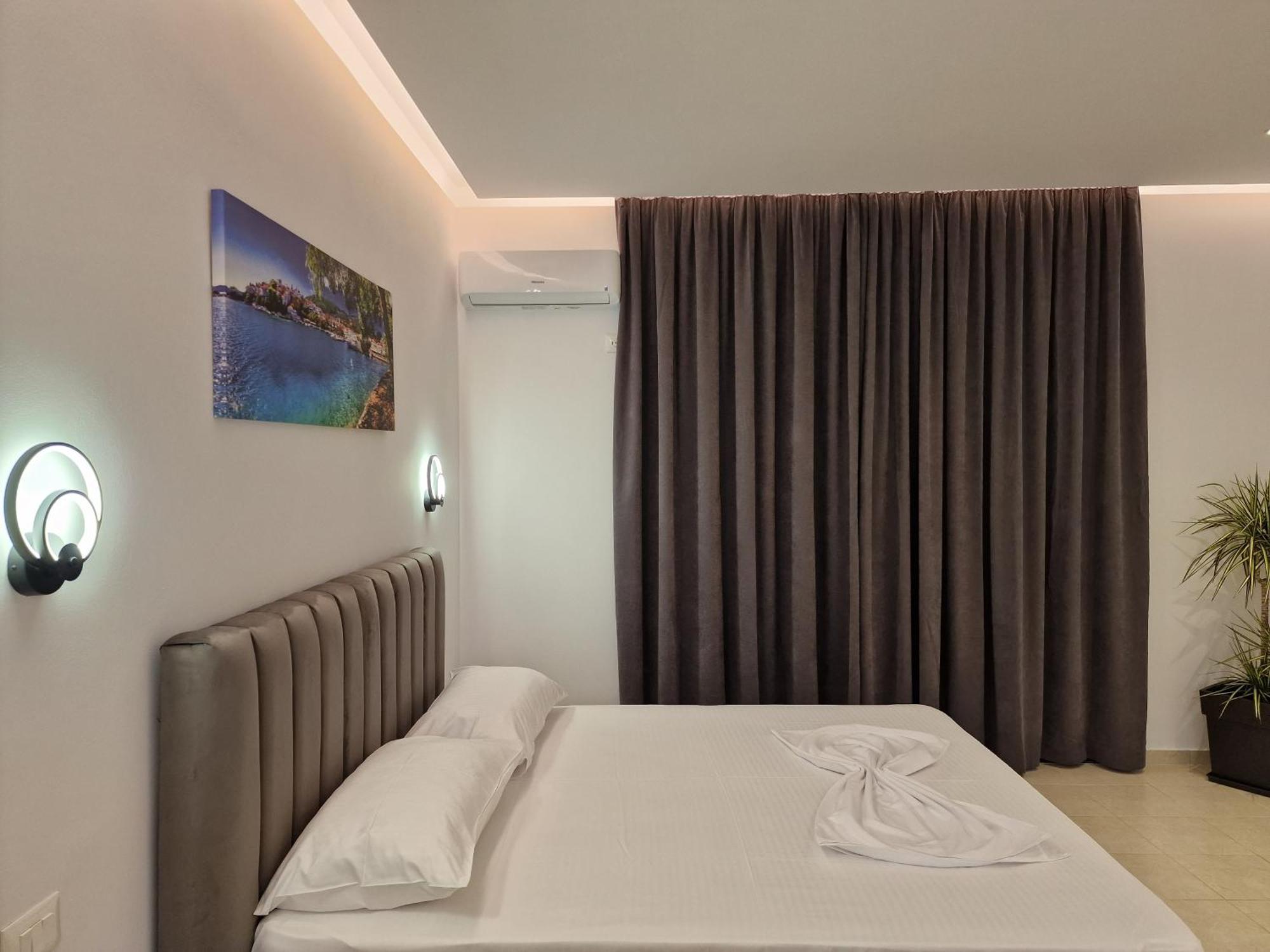 Fenix Hotel Ksamil Eksteriør billede